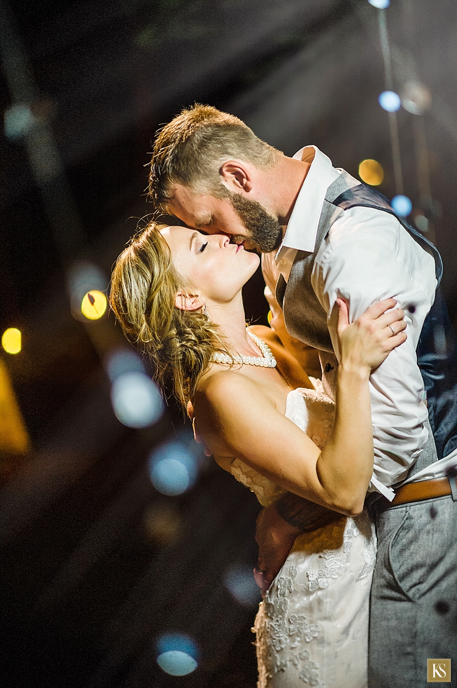 Wedding night photo every bride must have